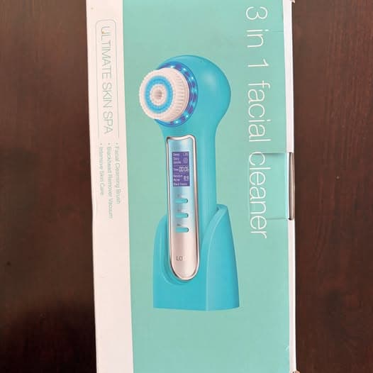 Facial cleaner + Scrubber