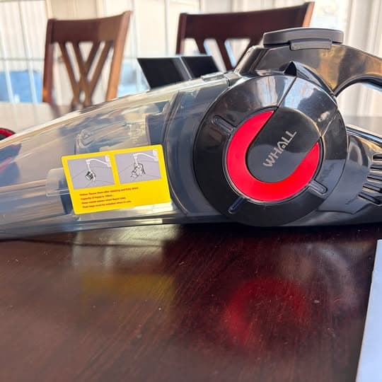 Handheld wet and dry vacuum