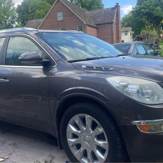 2011 Buick Enclave Β· CXL Sport Utility 4D