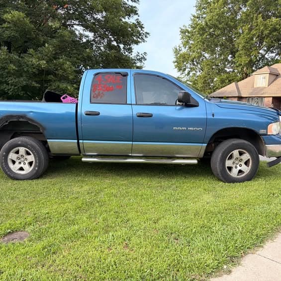 2004 Dodge Ram 1500 · SLT Pickup 4D 6 1/3 ft
